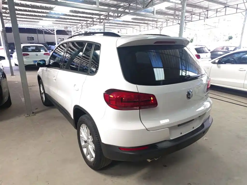 Volkswagen Tiguan — фото 5