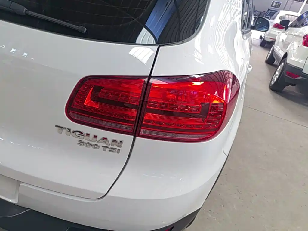 Volkswagen Tiguan — фото 8