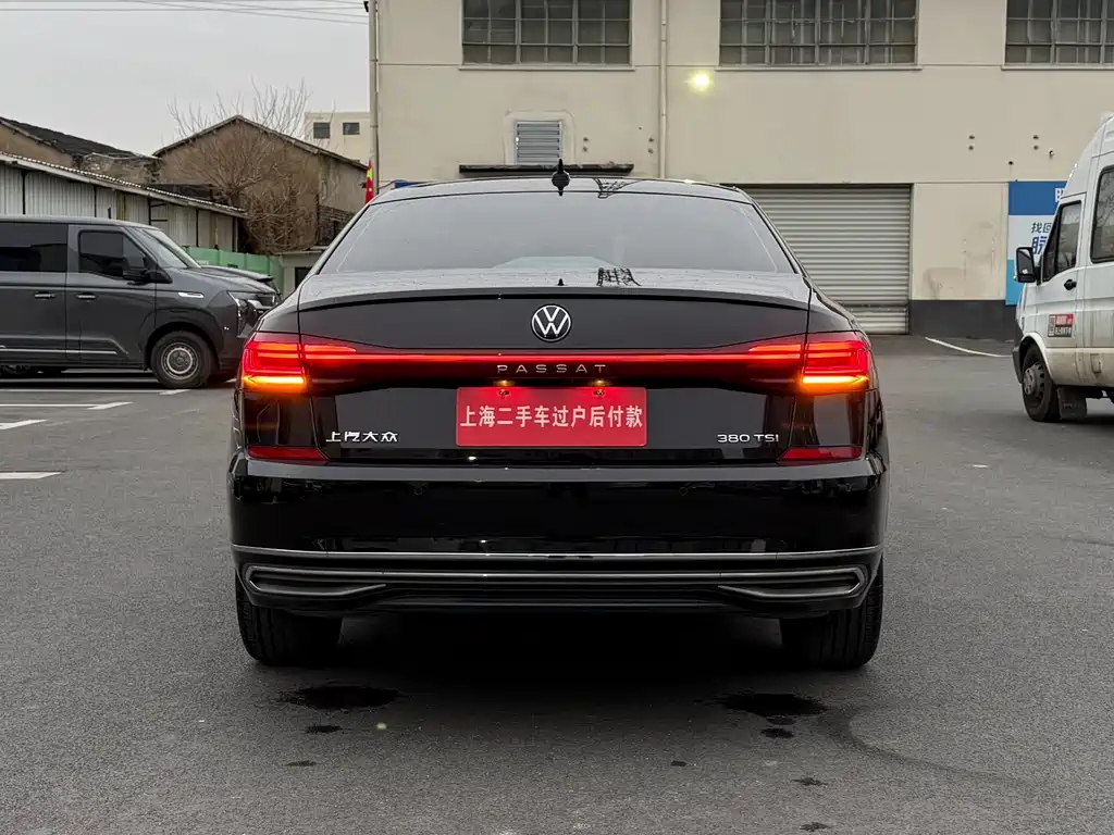 Volkswagen Passat — фото 11