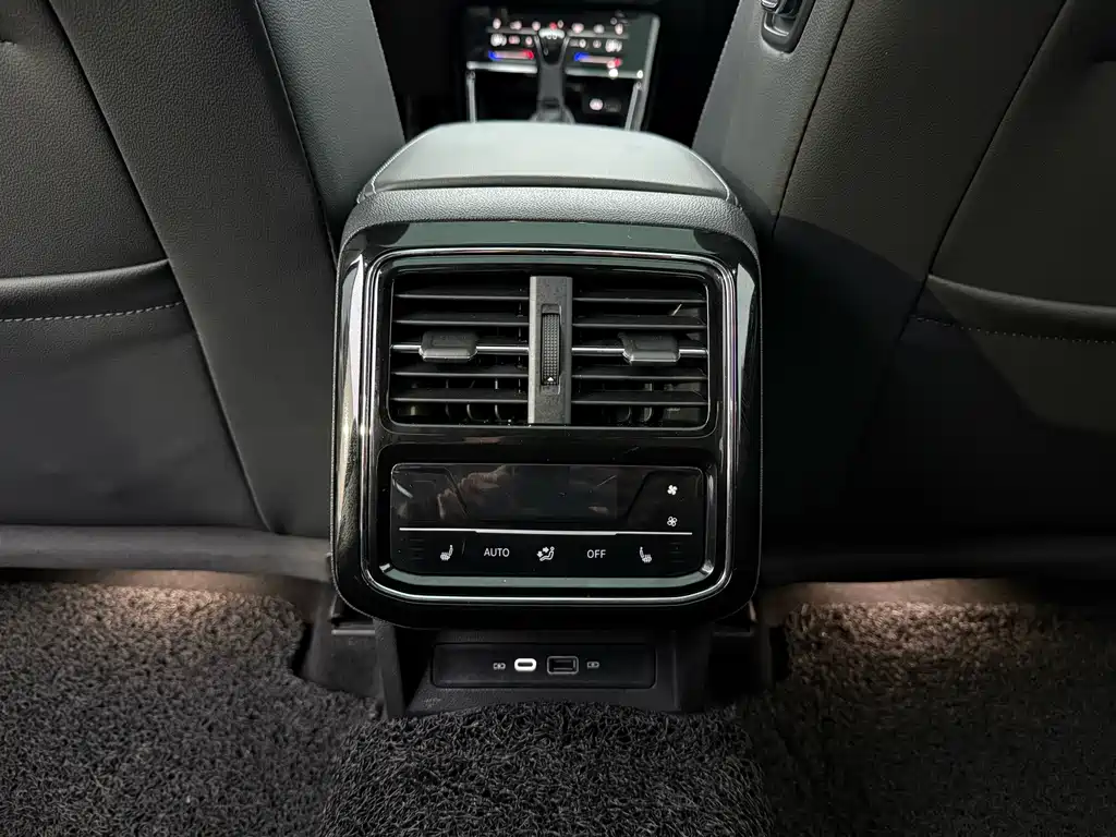 Volkswagen Passat — фото 17