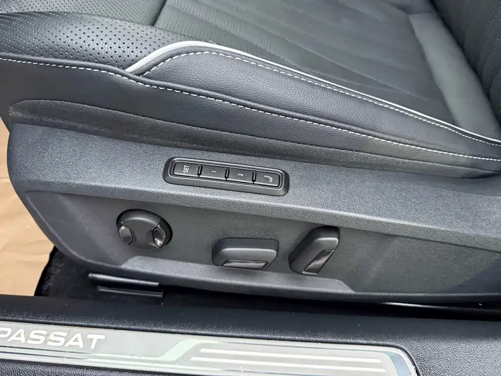 Volkswagen Passat — фото 22