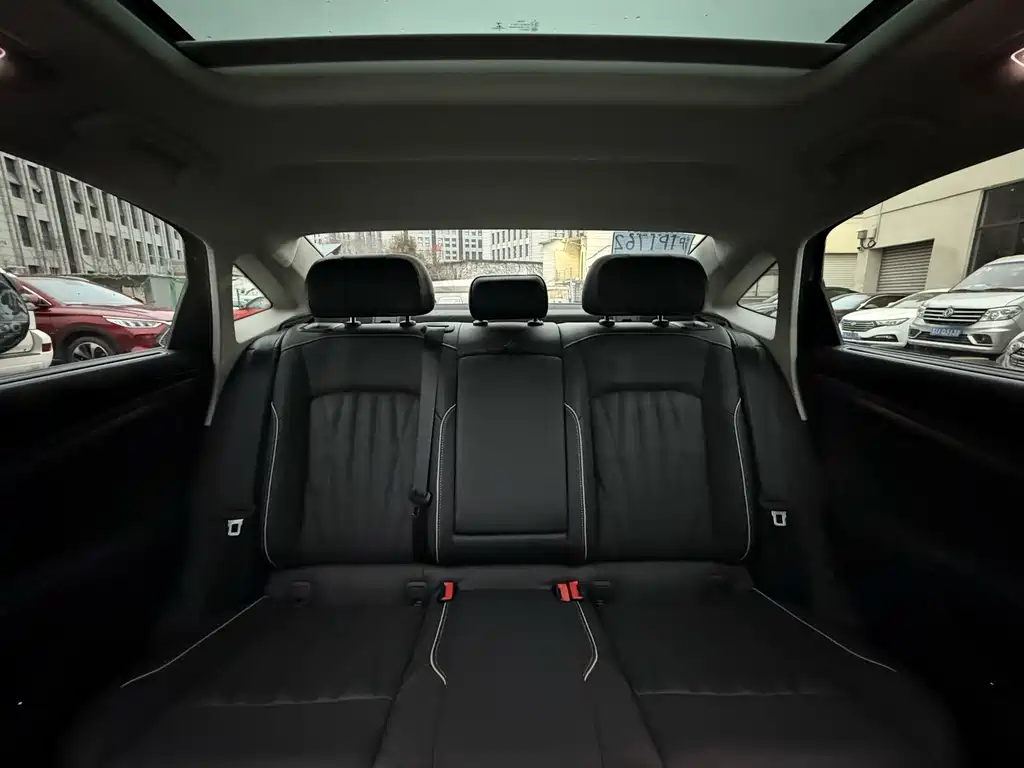 Volkswagen Passat — фото 24