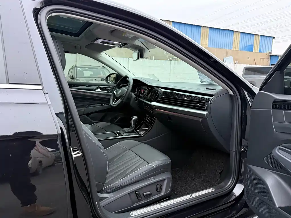 Volkswagen Passat — фото 25