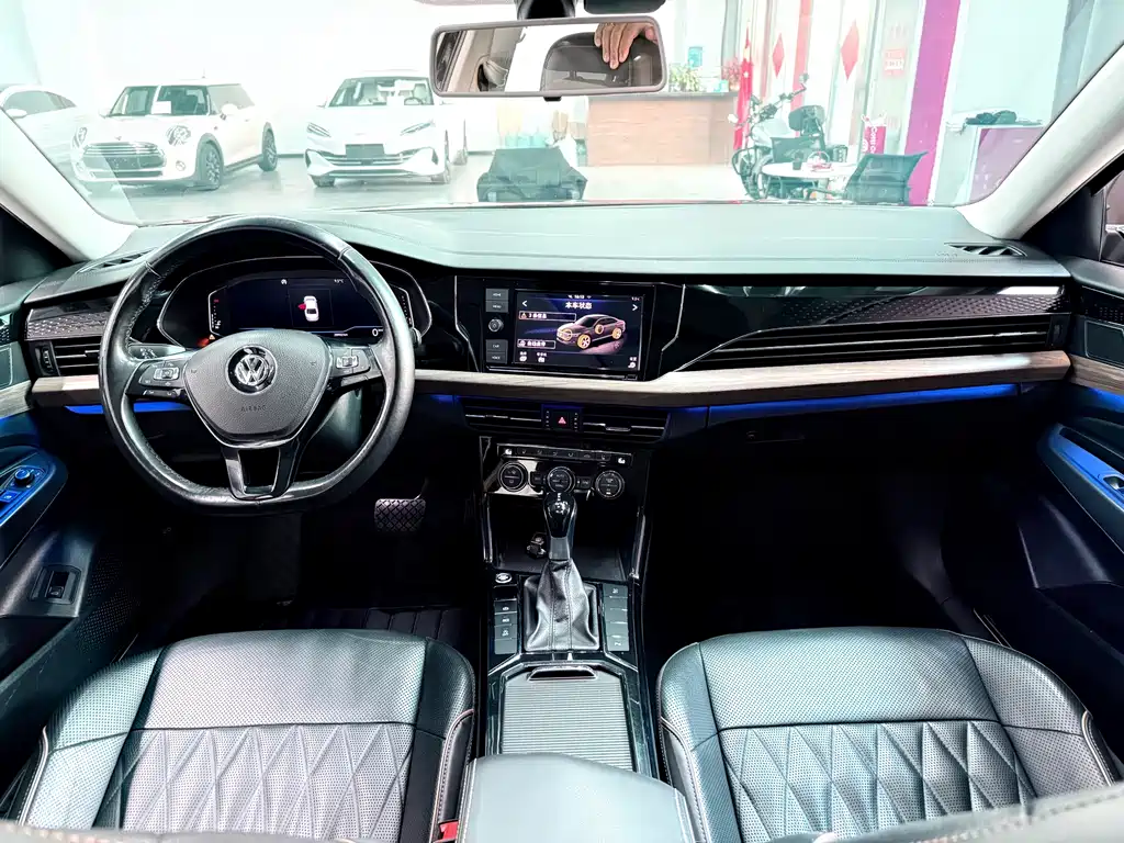 Volkswagen Passat — фото 11
