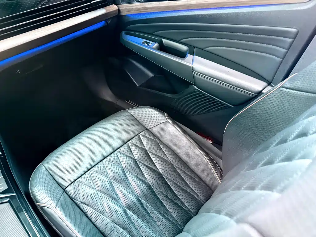Volkswagen Passat — фото 13