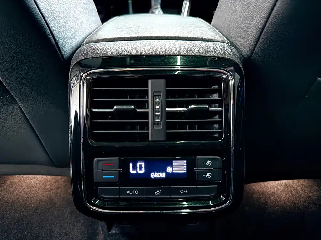 Volkswagen Passat — фото 17