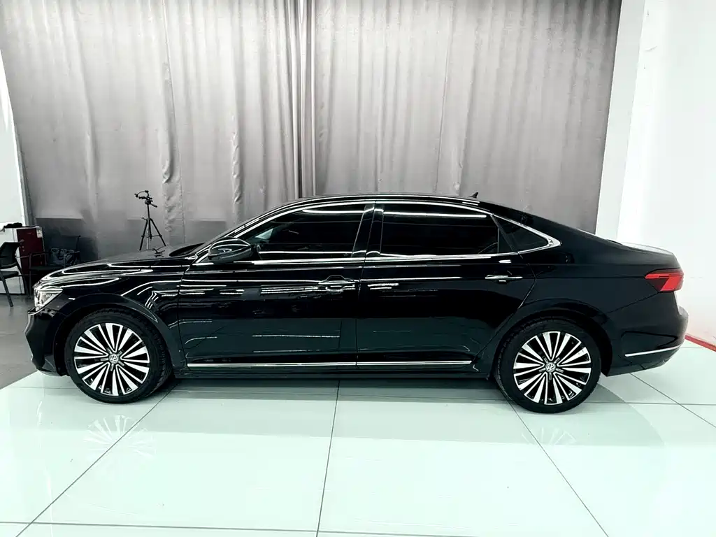 Volkswagen Passat — фото 3