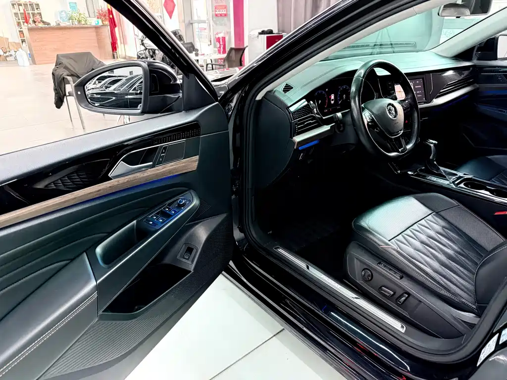Volkswagen Passat — фото 21