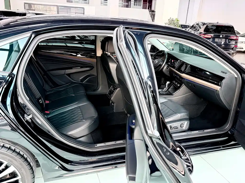 Volkswagen Passat — фото 28