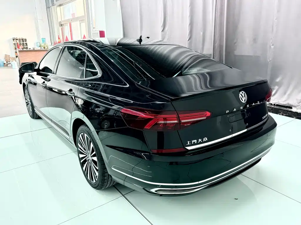 Volkswagen Passat — фото 4