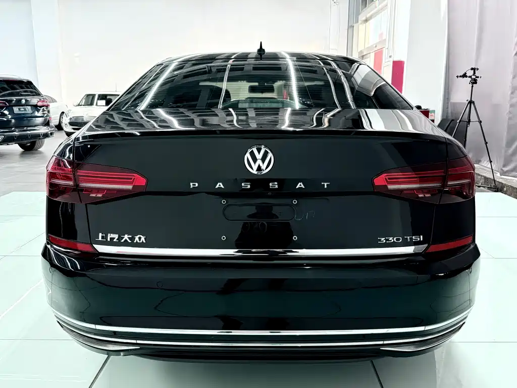 Volkswagen Passat — фото 5