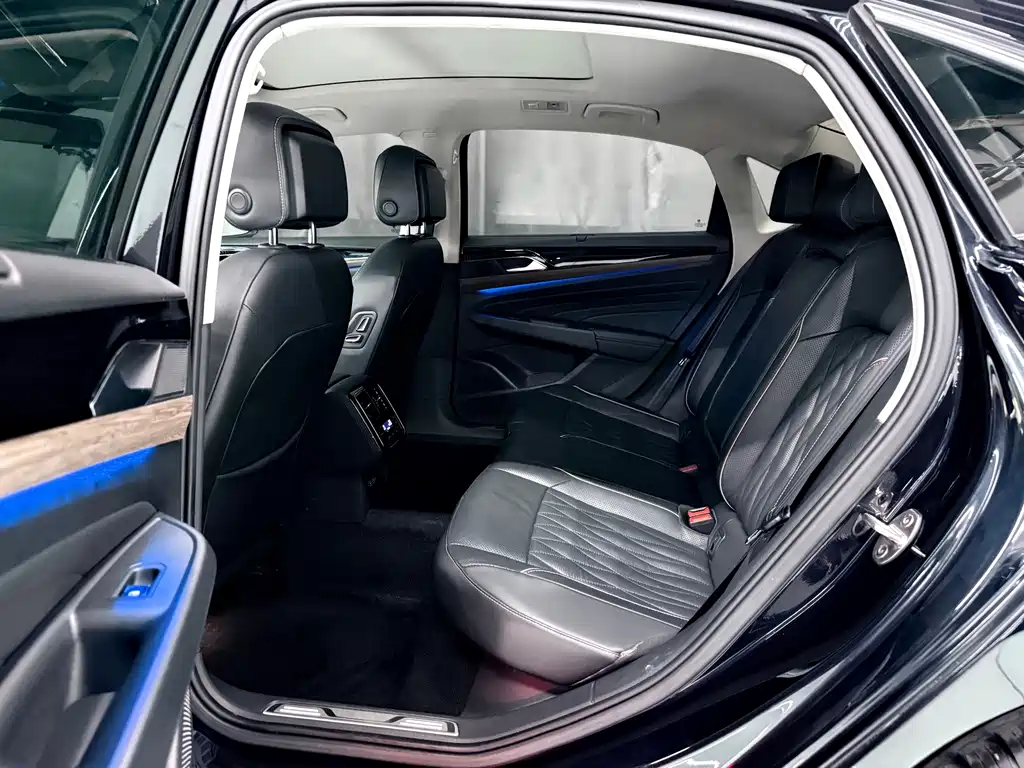 Volkswagen Passat — фото 10