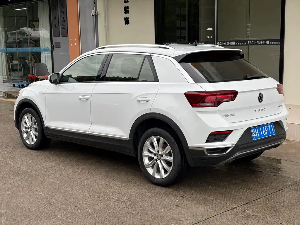 Volkswagen T-Roc — фото 4