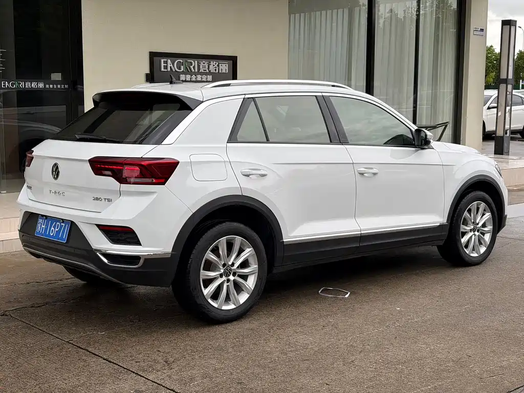 Volkswagen T-Roc — фото 5