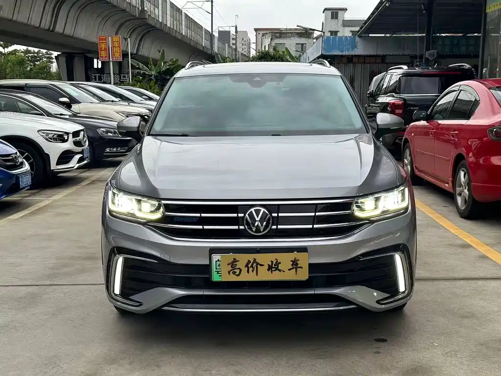 Volkswagen Tiguan L PHEV — фото 2