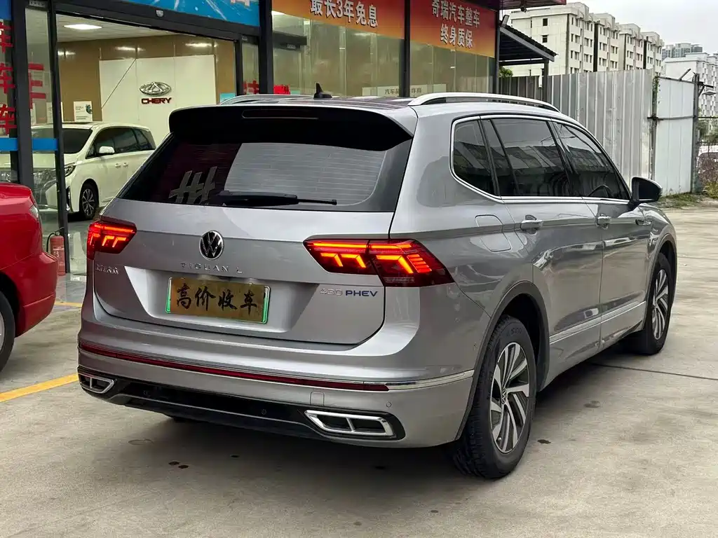 Volkswagen Tiguan L PHEV — фото 4