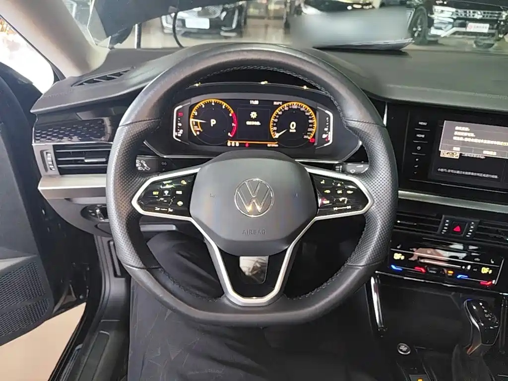 Volkswagen Passat — фото 11