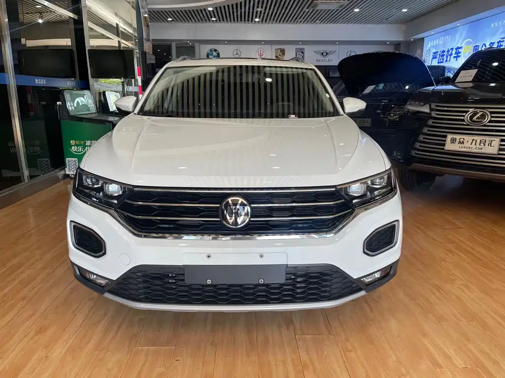 Volkswagen T-Roc — фото 2
