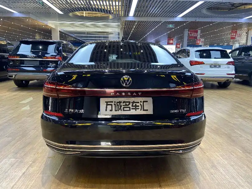 Volkswagen Passat — фото 17
