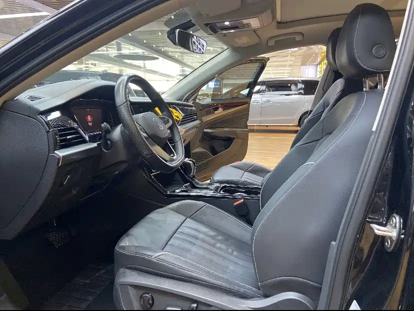 Volkswagen Passat — фото 4