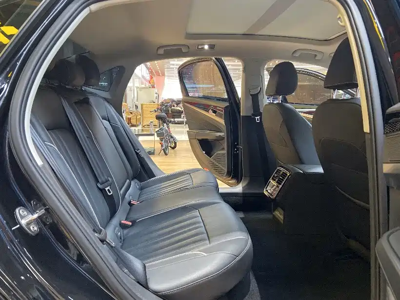 Volkswagen Passat — фото 8