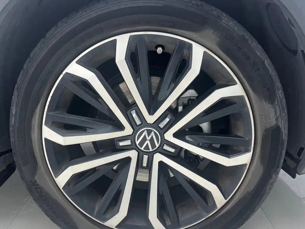 Volkswagen T-Roc — фото 15