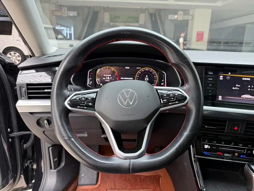 Volkswagen Passat — фото 11
