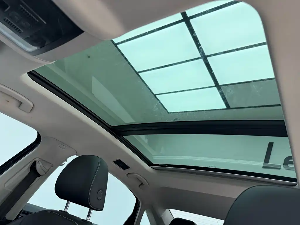 Volkswagen Passat — фото 14