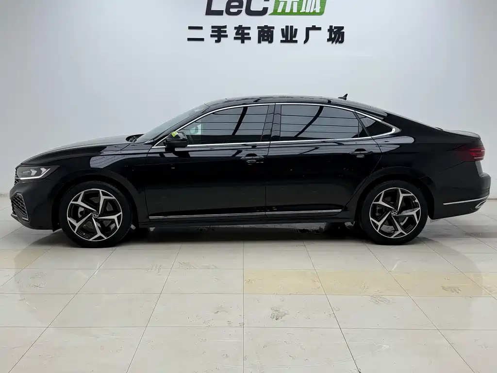 Volkswagen Passat — фото 4