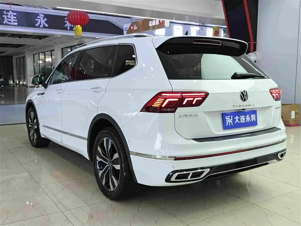Volkswagen Tiguan L — фото 18