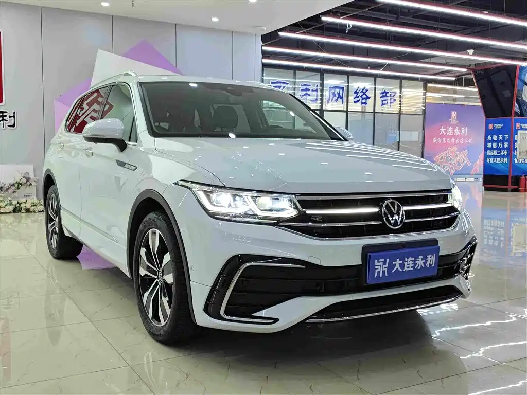 Volkswagen Tiguan L — фото 3