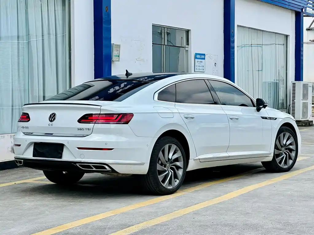 Volkswagen CC — фото 3