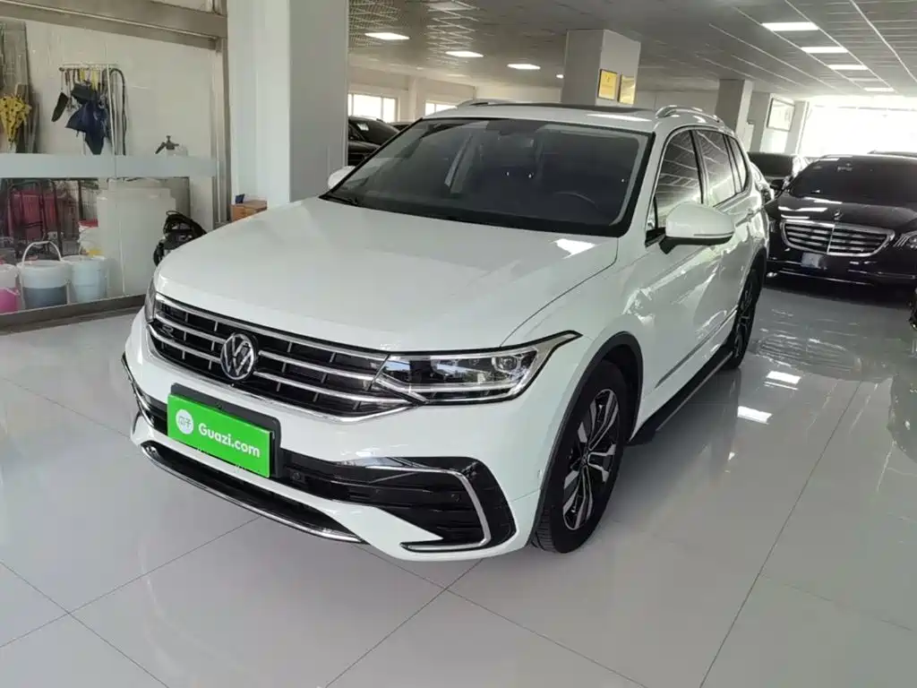 Volkswagen Tiguan L — фото 2