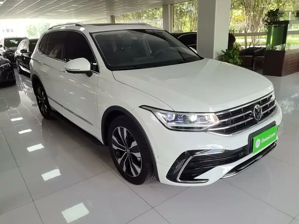 Volkswagen Tiguan L — фото 4