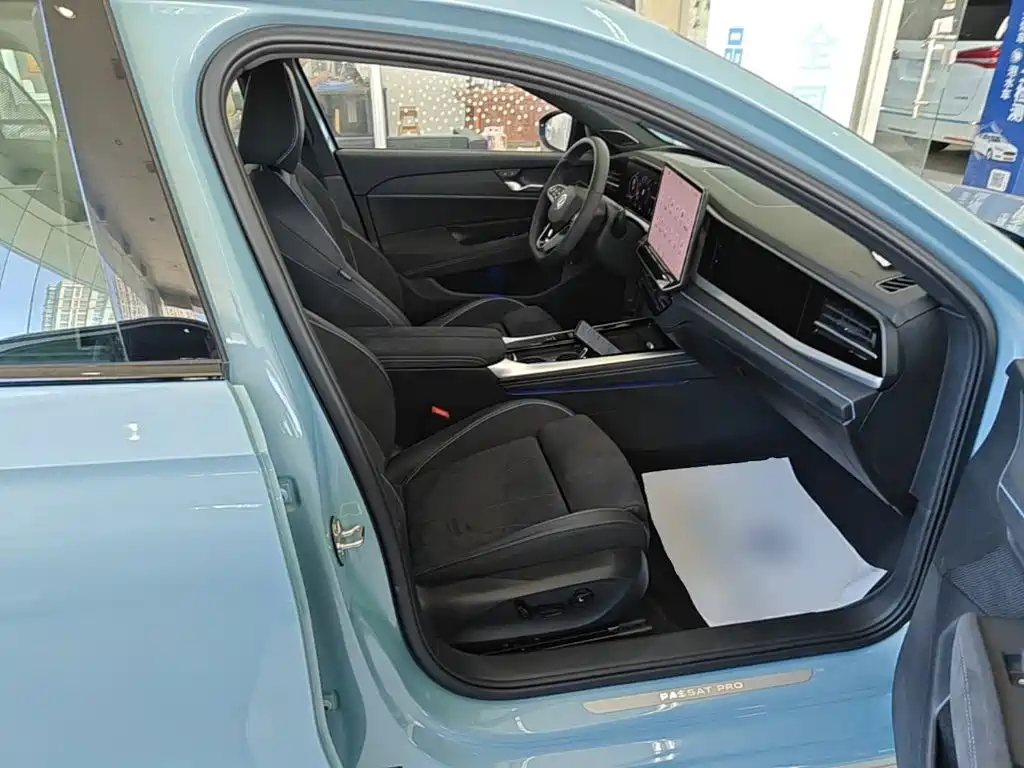 Volkswagen Passat — фото 25