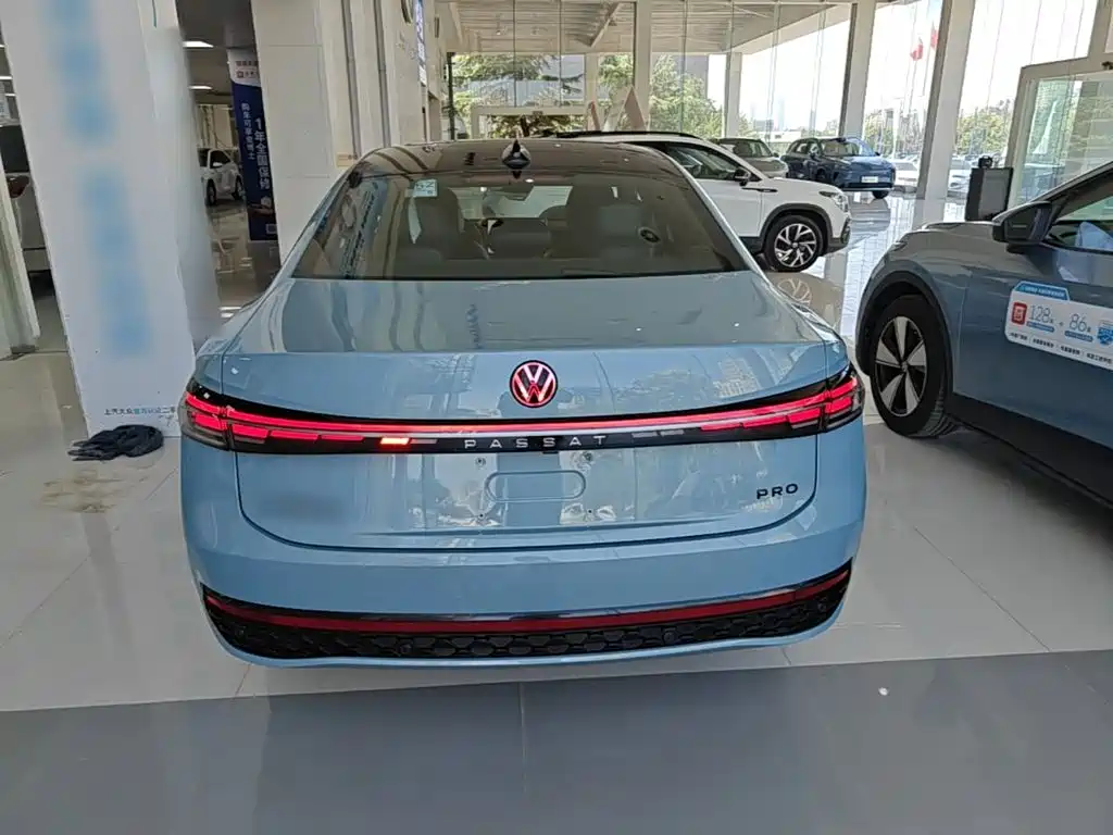 Volkswagen Passat — фото 6