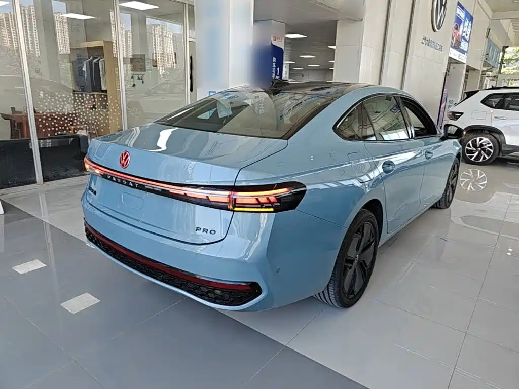 Volkswagen Passat — фото 7