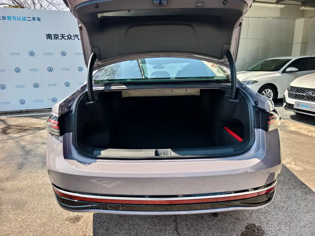 Volkswagen Passat — фото 7