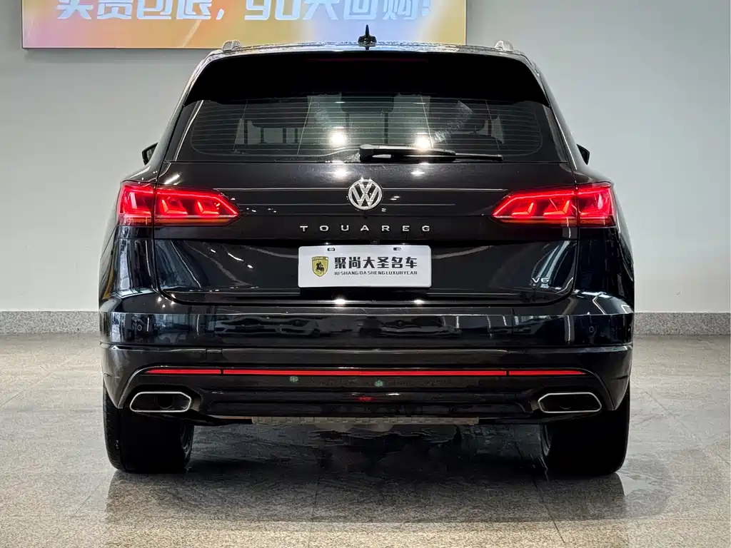 Volkswagen Touareg — фото 8
