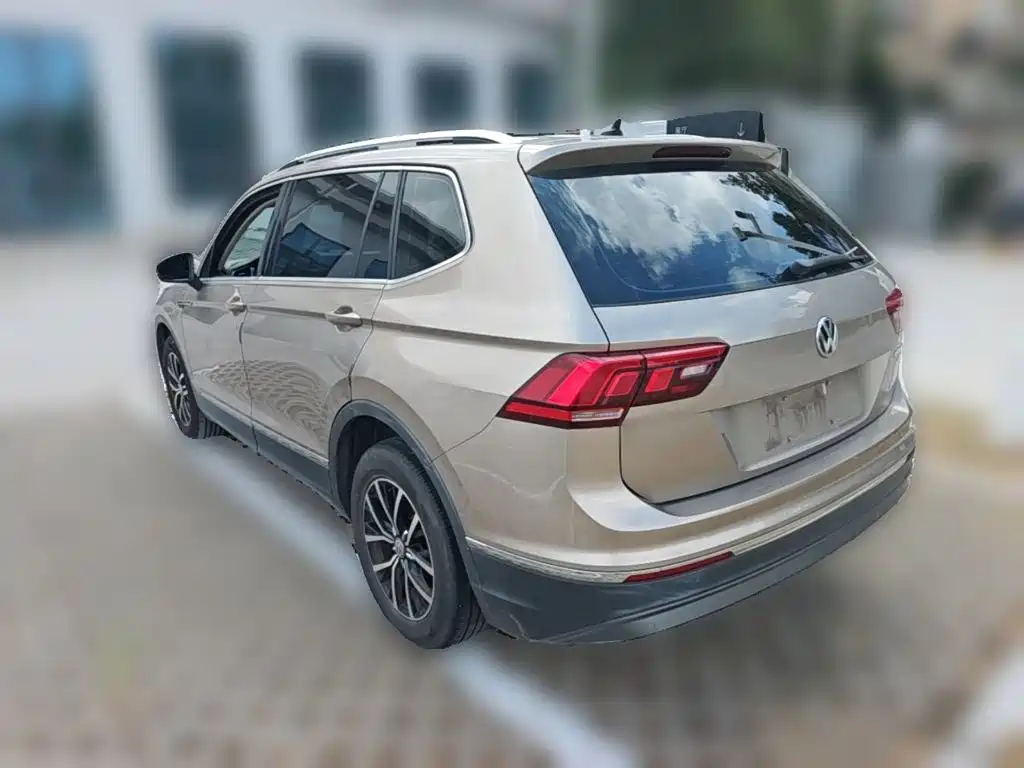 Volkswagen Tiguan L — фото 7