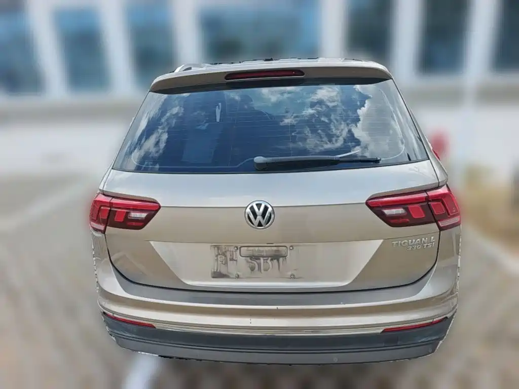 Volkswagen Tiguan L — фото 8