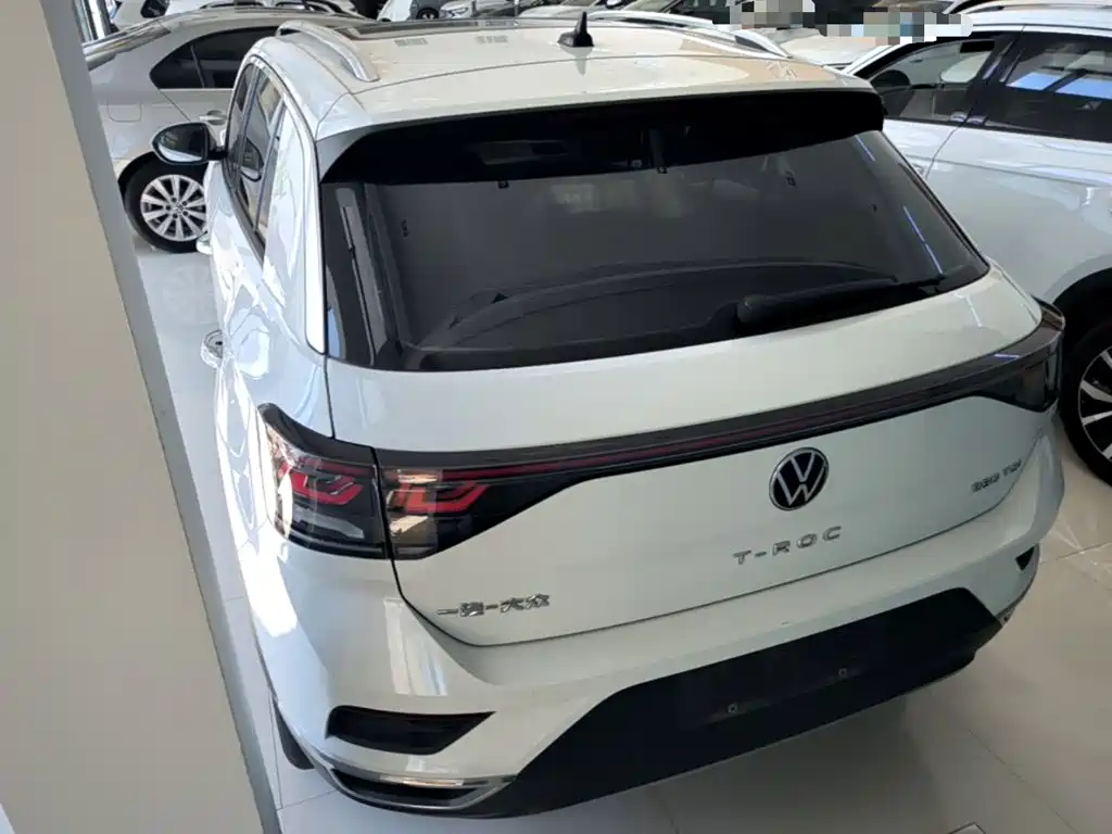 Volkswagen T-Roc — фото 5