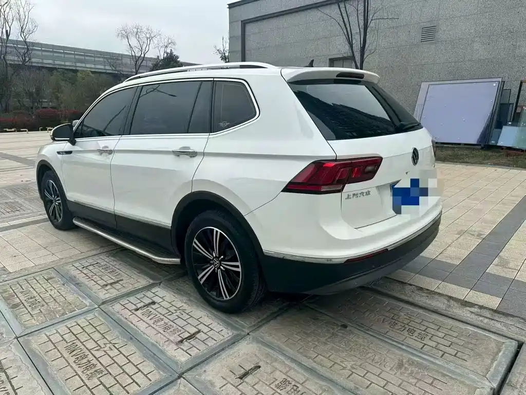 Volkswagen Tiguan L — фото 5