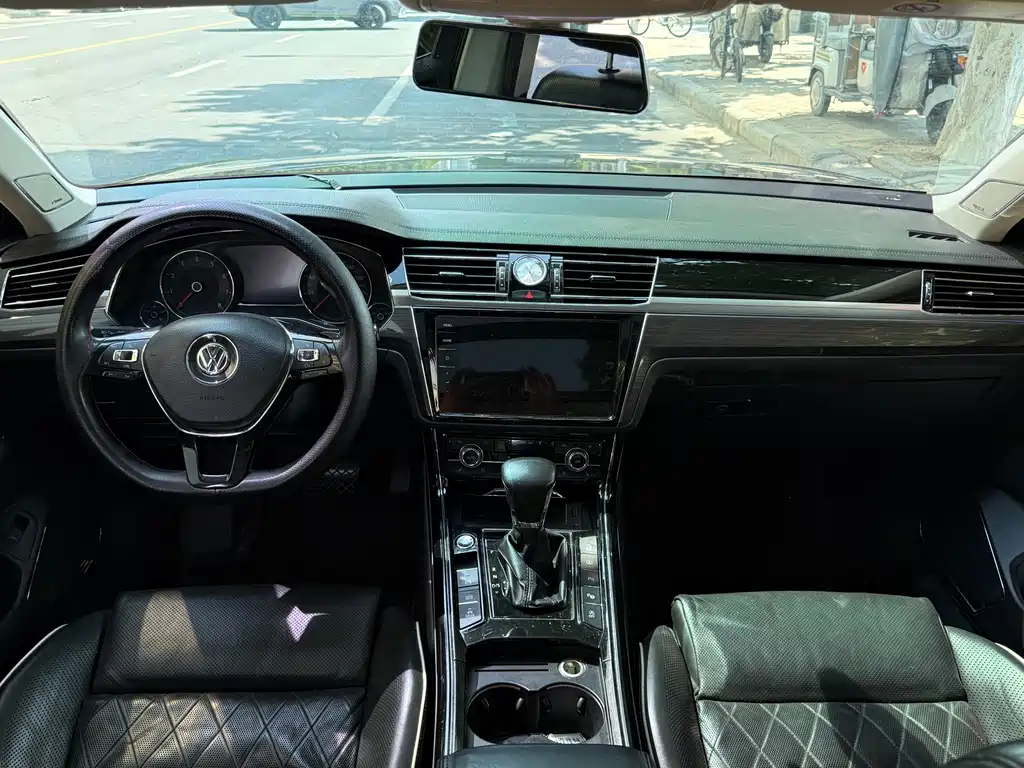 Volkswagen Phideon — фото 5
