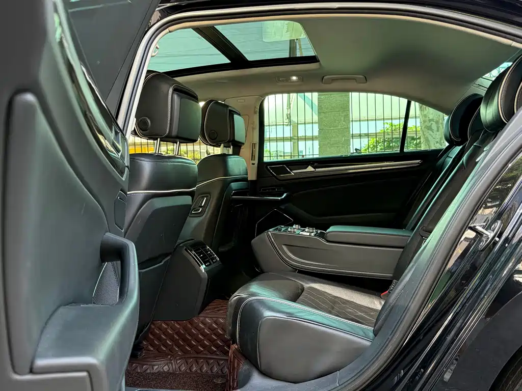 Volkswagen Phideon — фото 6