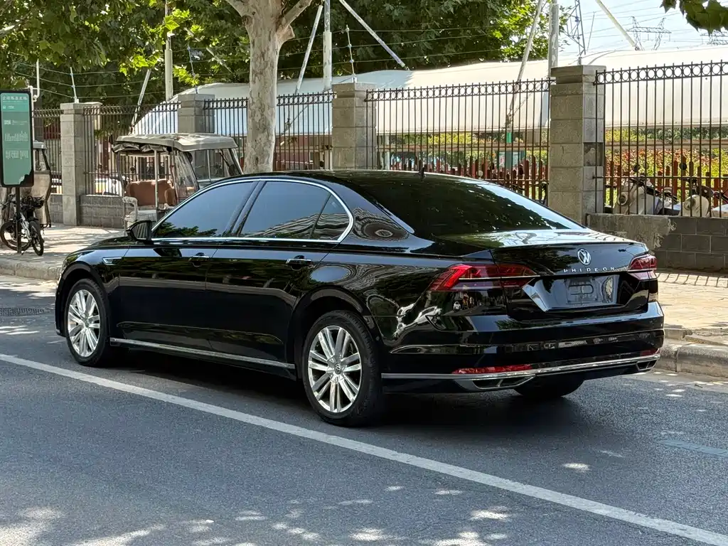 Volkswagen Phideon — фото 9
