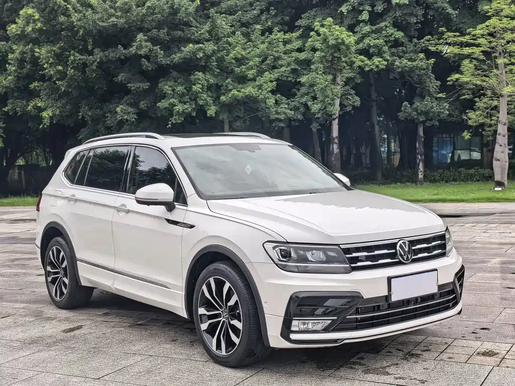 Volkswagen Tiguan L — фото 3