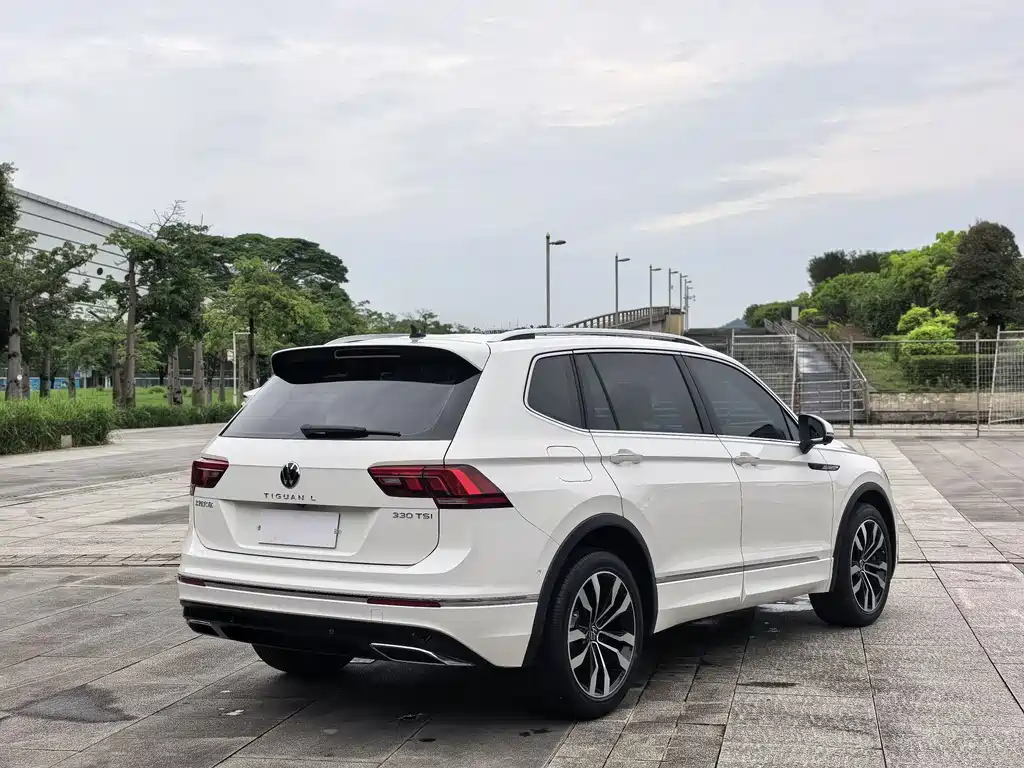 Volkswagen Tiguan L — фото 5