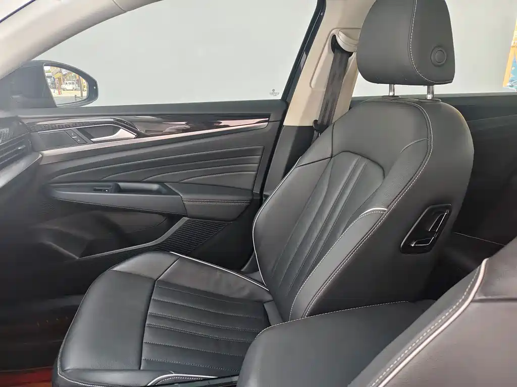 Volkswagen Passat — фото 5