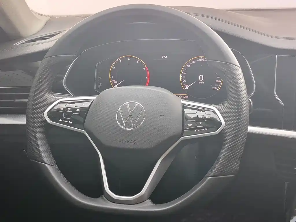 Volkswagen Passat — фото 8